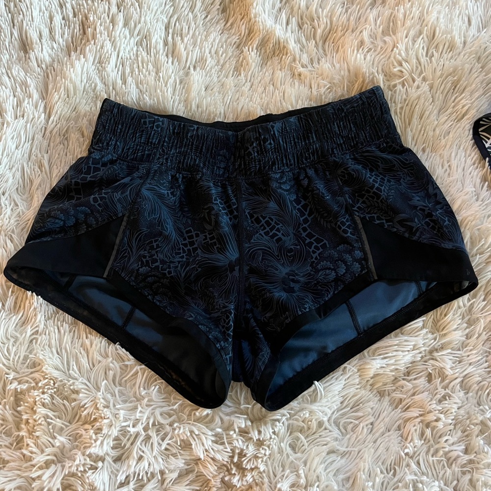 Lululemon shorts size 4